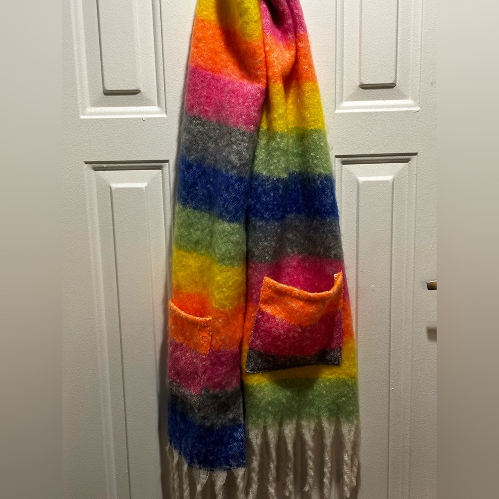 Cato Multicolor Striped Scarf with Pockets